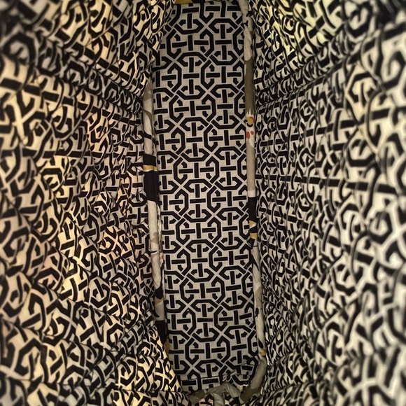 Vera Bradley Dogwood Floral Tote - Picture 8 of 9